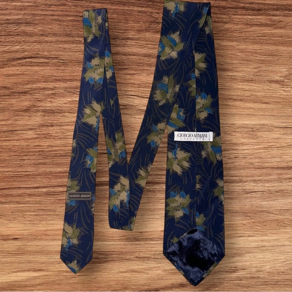 Giorgio Armani Men’s Tie Bundle (3) 100% Silk Made in Italy Classic Neckties - Picture 5 of 9